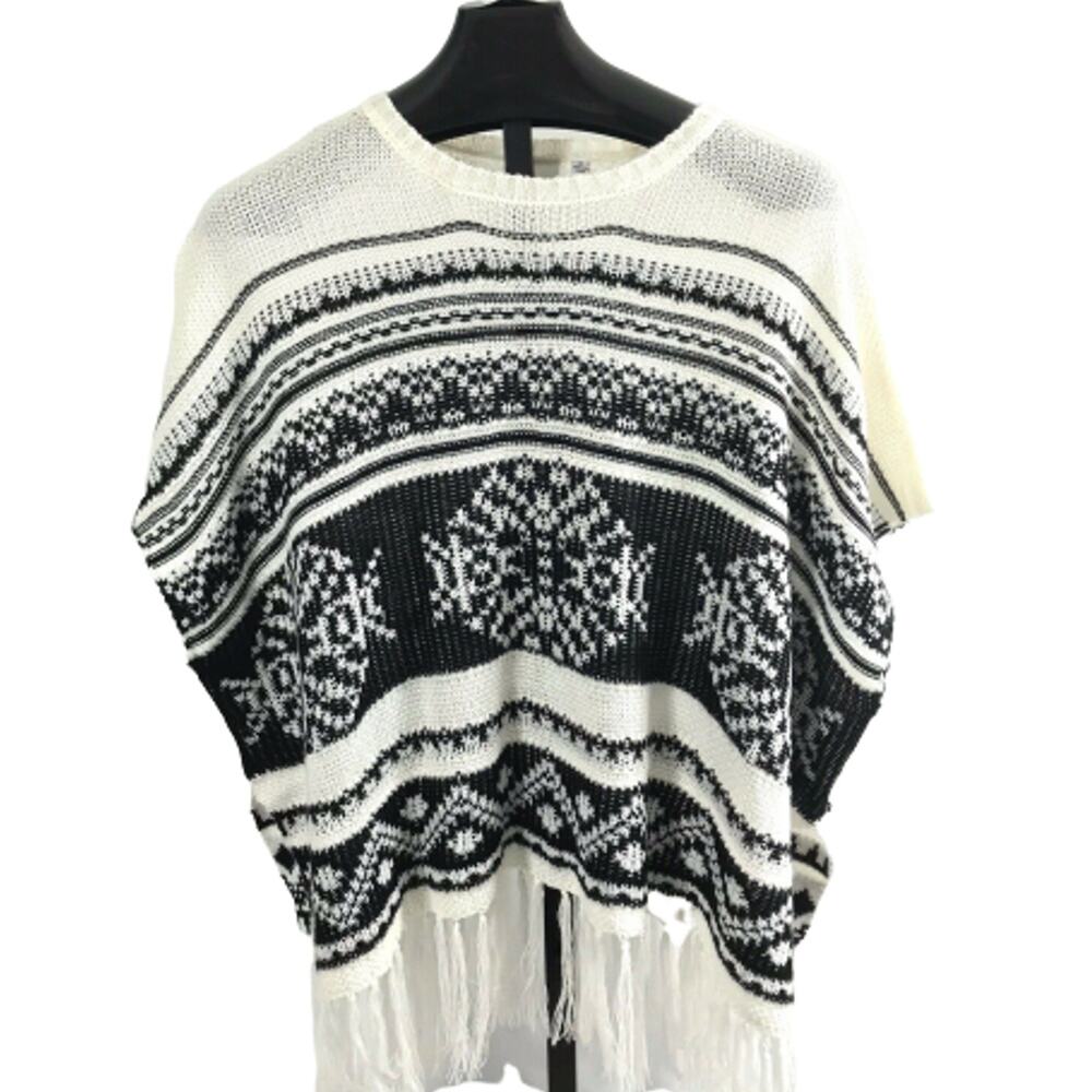 Womens Black White Poncho Sweater Size Small  Fringe‎ Boho Lagenlook Festival